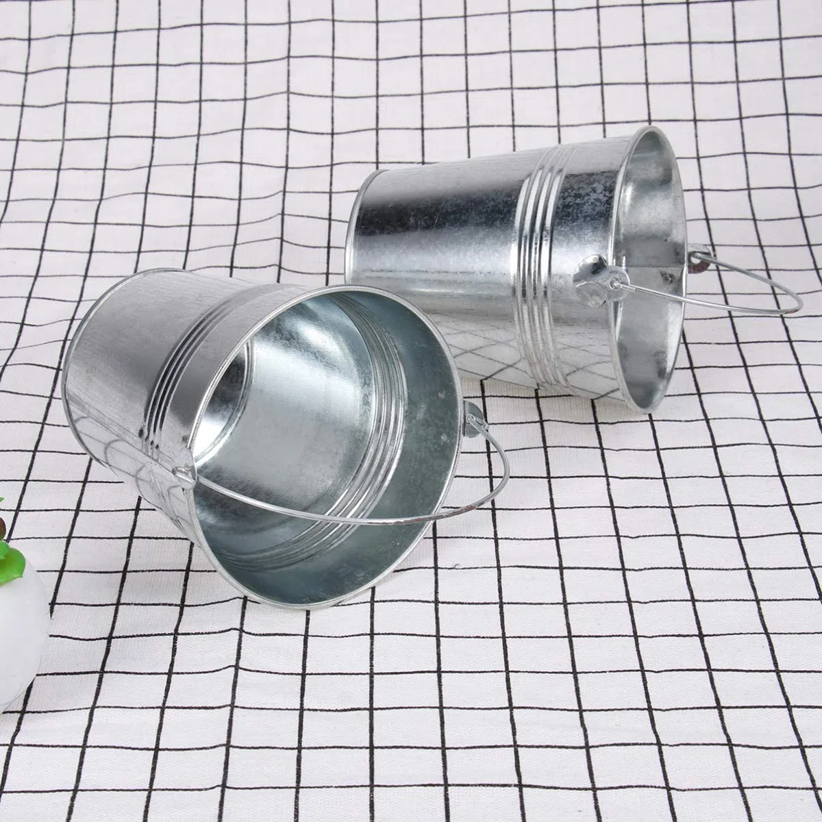 Angoily 6 Mini Cubos de Zinc Plateados para Invitados de Boda, Cubos de Metal con asa para, decoración de Mesa, Plantas de jardín para decoración de Fiestas en casa (10,5 x 7,2 x 10,5 cm)