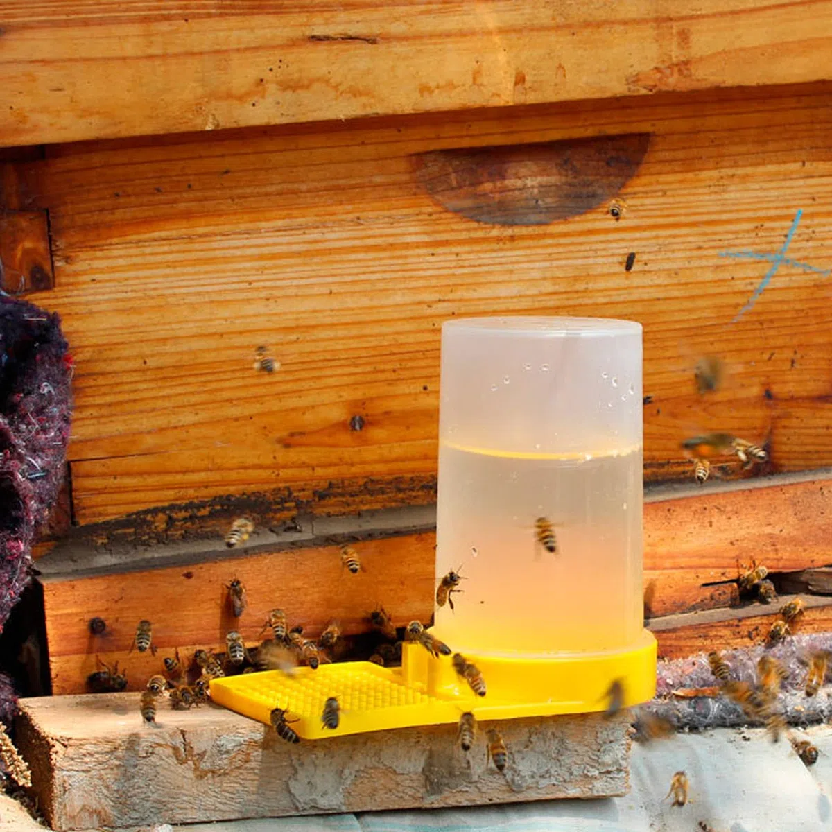 2 Piezas Comedero de Colmena de Abejas, Comedero de Entrada de Abeja, Alimentador de Agua de Abejas para Apicultura - 8.4 x 12.7cm, Amarillo