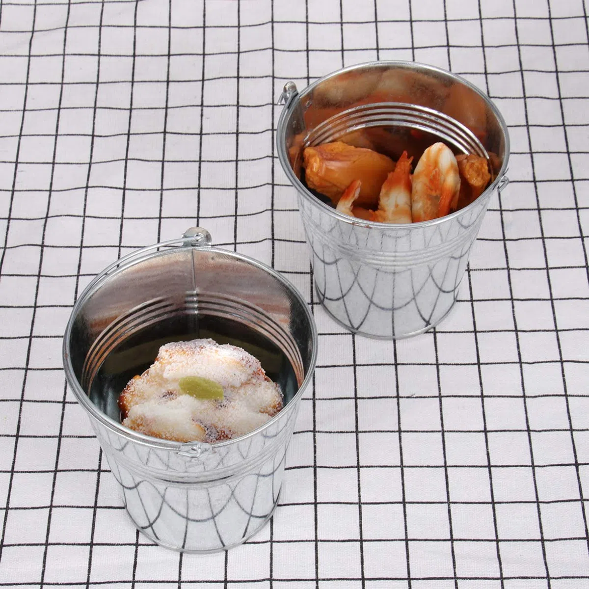 Angoily 6 Mini Cubos de Zinc Plateados para Invitados de Boda, Cubos de Metal con asa para, decoración de Mesa, Plantas de jardín para decoración de Fiestas en casa (10,5 x 7,2 x 10,5 cm)