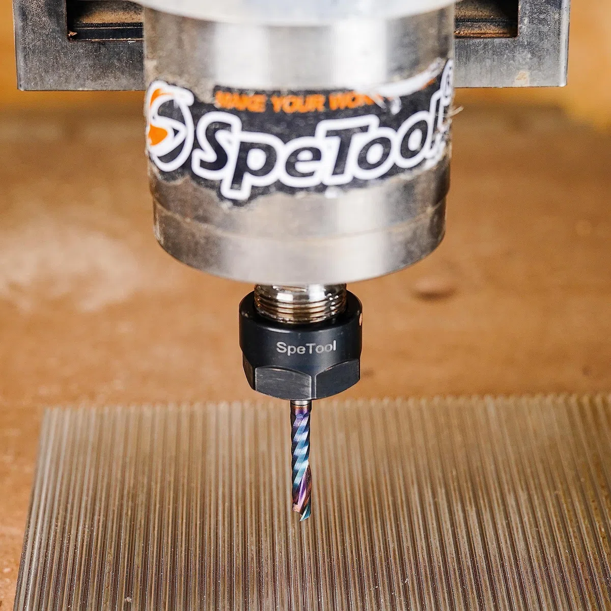 SpeTool Fresas 6mm para Aluminio Fresa 1 Flauta de Carburo de Tungsteno Sólido Fresa CNC con Revestimiento TAC Longitud de Corte de 32mm Fresas para Madera Acrílico Aluminio Plástico PVC MDF