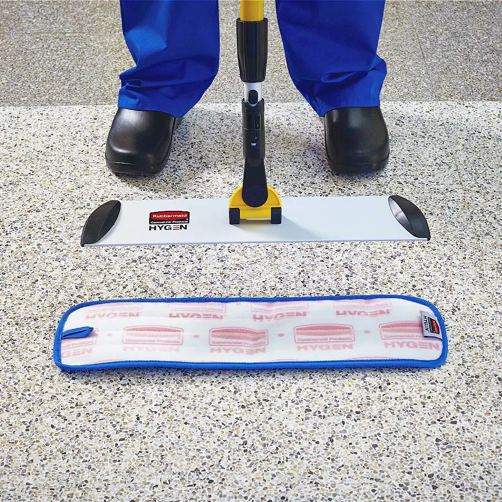 Rubbermaid Commercial Products Hygen - Almohadilla de microfibra para mopa húmeda, 45,72 cm, azul (FGQ41000BL00)