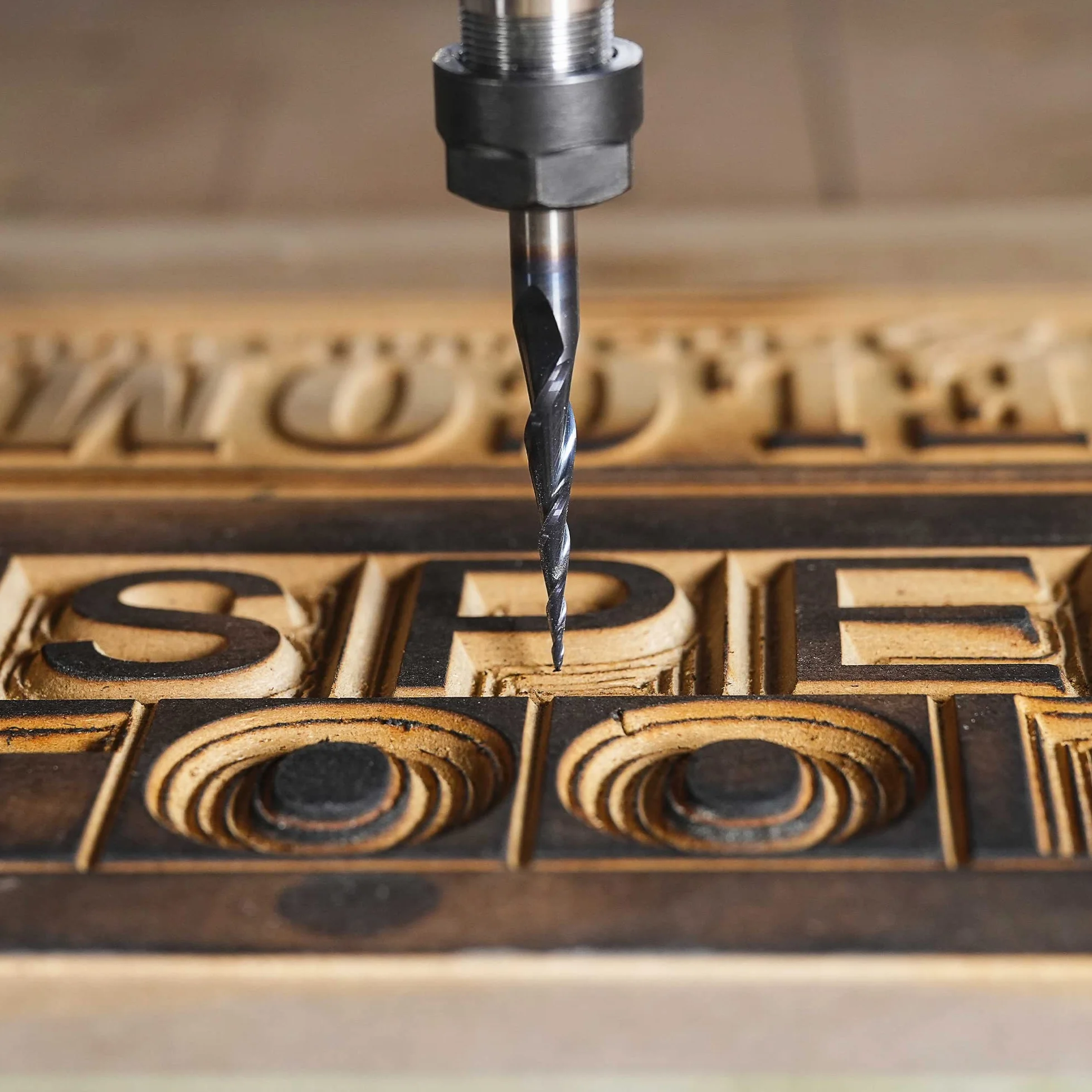 SpeTool Fresa Cónica Fresas para Madera Vástago de 6mm Radio de 0,5mm Ángulo de 4,7 Grados Fresa de Carburo de Tungsteno Sólido Fresa CNC con Recubrimiento TiAlN para Grabado y Talla en Madera