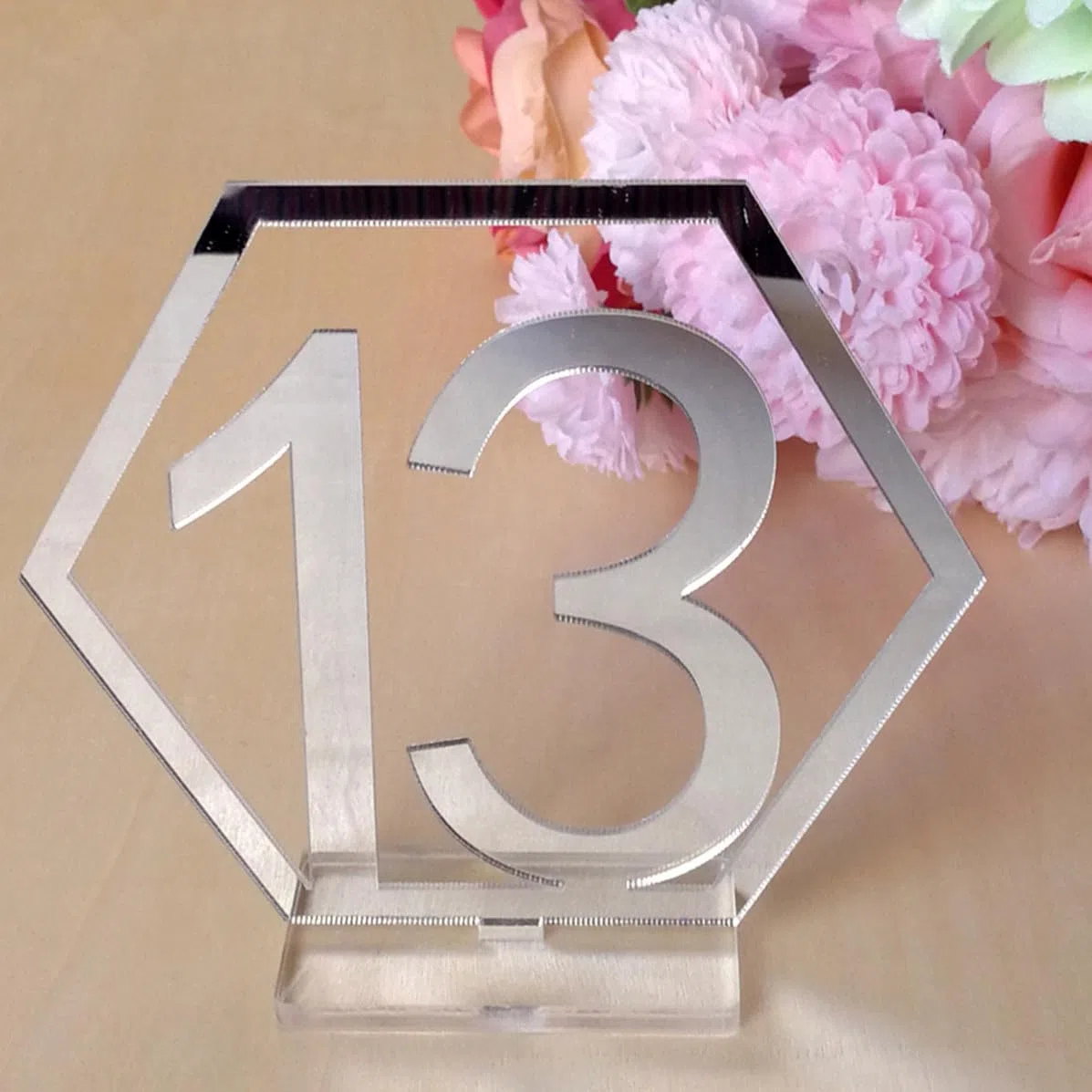 ULTECHNOVO Números de Mesa de Boda Acrílico Espejo Plata del 1 al 20 Soporte, Decoración Elegante para Bodas y Eventos, Material Resistente y Diseño Moderno