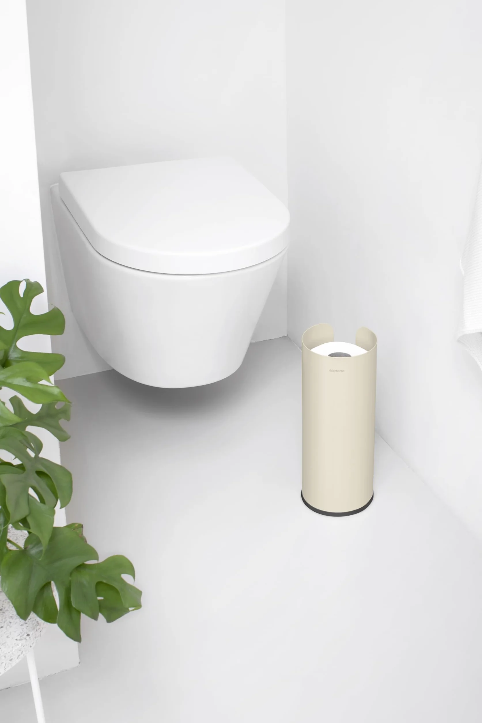 Brabantia - Renew Dispensador de Papel Higiénico - para 3 Rollos de Repuesto - Apto para Rollos de Tamaño Estándar - Resistente a la Corrosión - Accesorio de Baño - Soft Beige - 13,2 x 13,2 x 32,1 cm