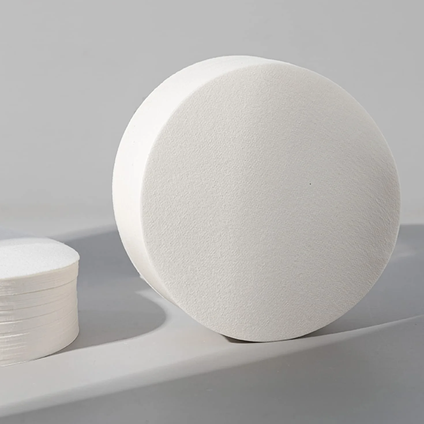 100 Pcs Papel de Filtro Cualitativo de Laboratorio de Flujo Medio Papel Filtro Circular Papel Filtro Plegado 90mm de Diametro para Laboratorio de Filtración