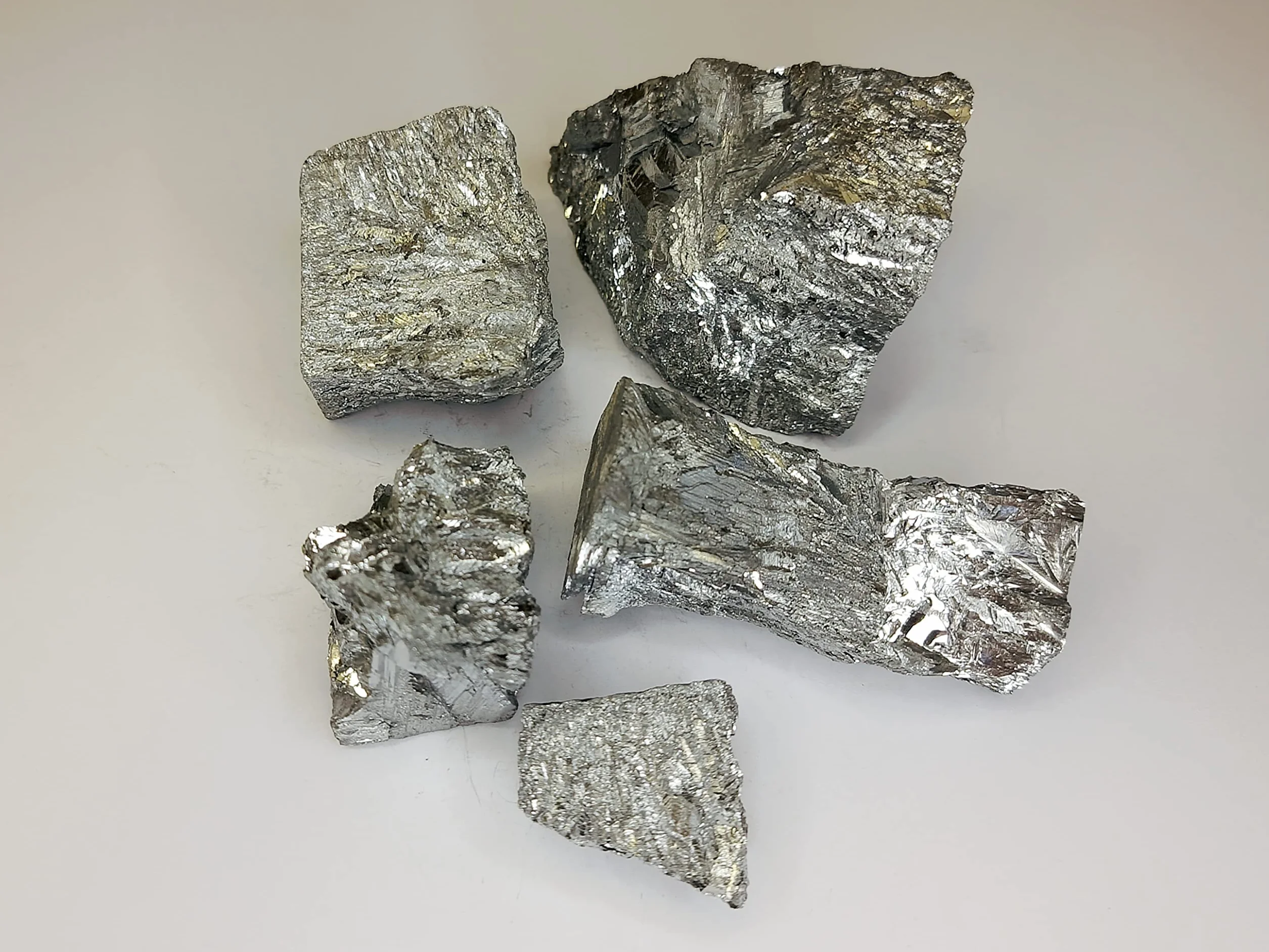 Antimonio puro antimonio en fragmentos al menos 99,65% puro, Sb 100 g (100 g)