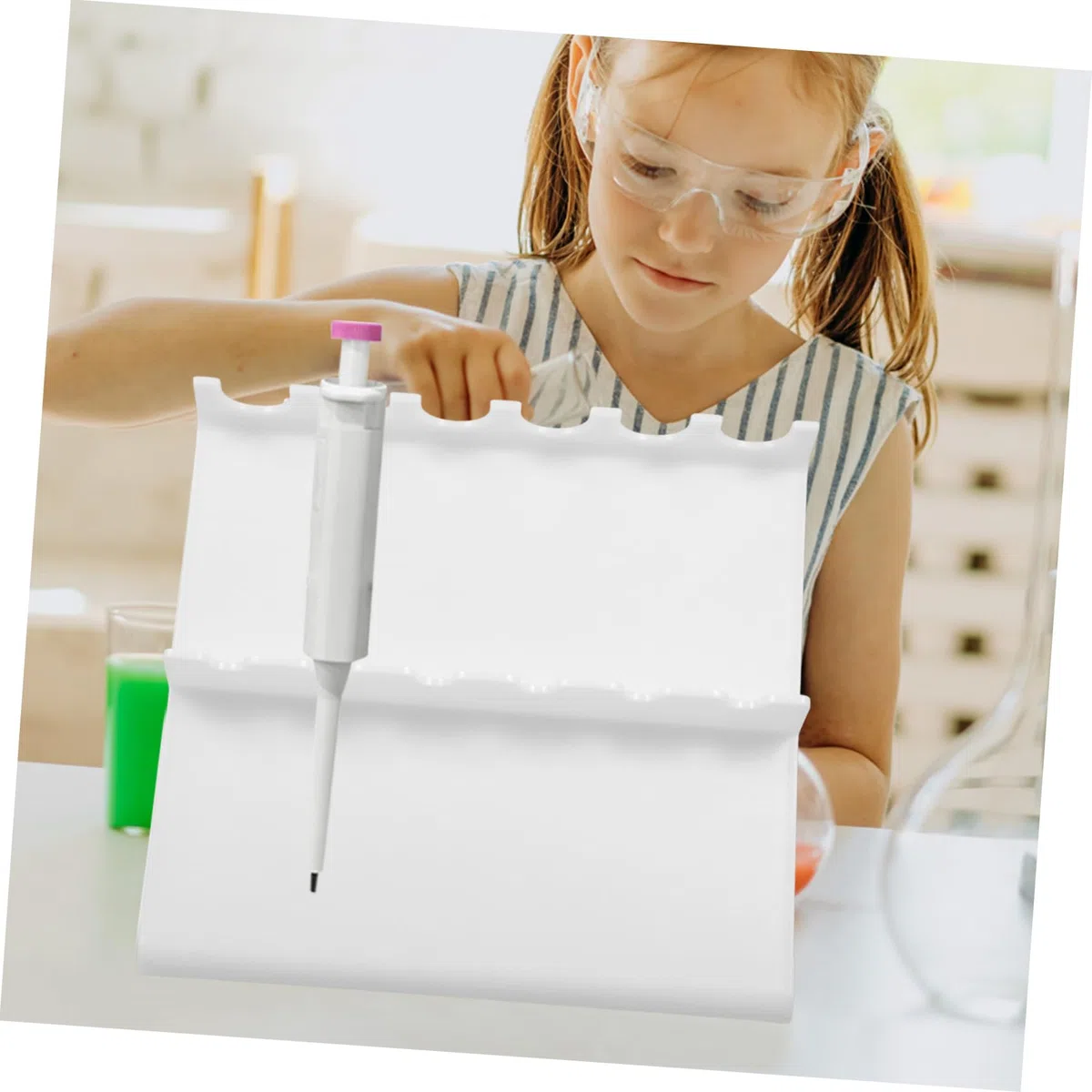 Soporte de Múltiples Agujeros Blanco de Pipetas de Laboratorio de Plástico Diseño para 6 Pipetas, Versátil y Montable en Pared para Banco de Laboratorio