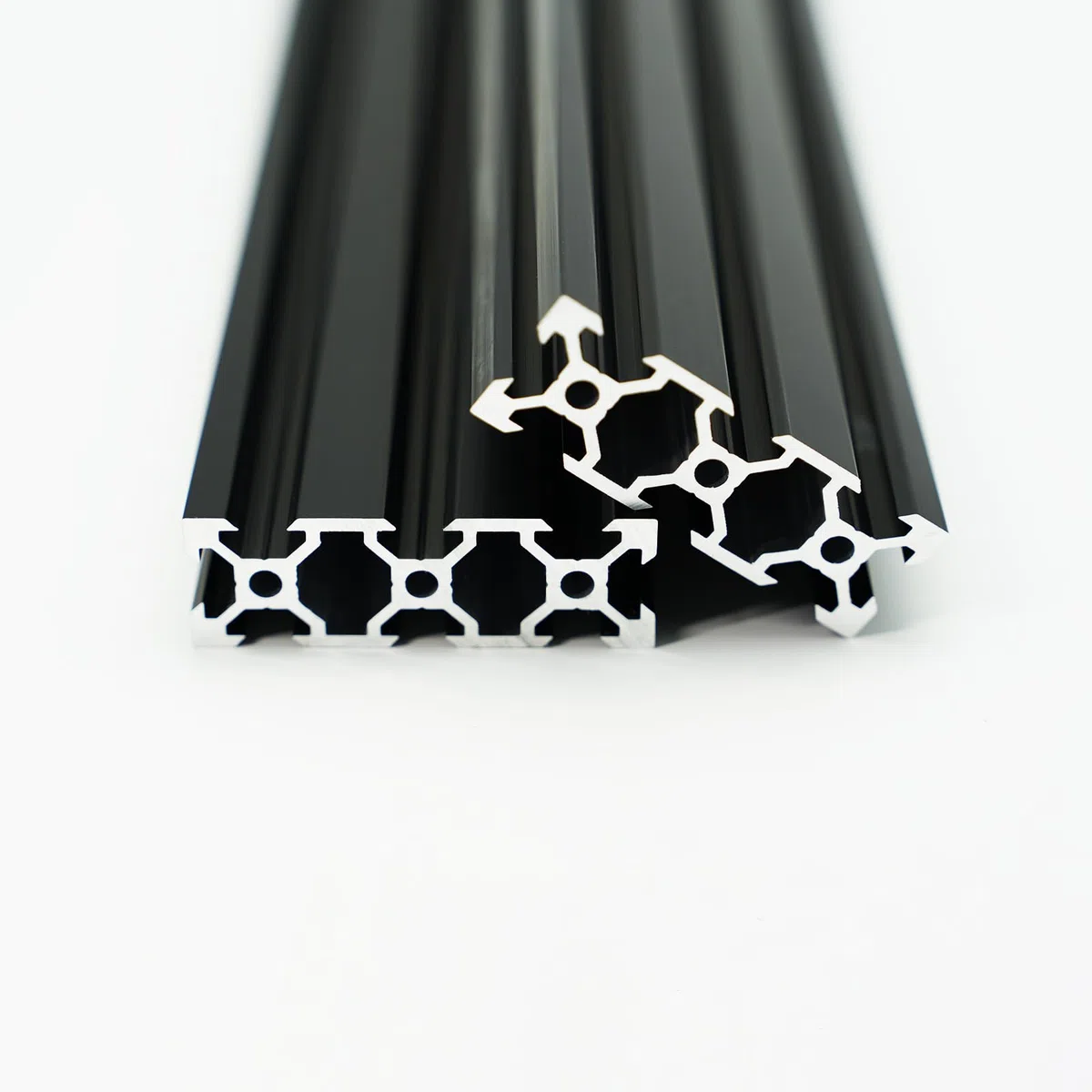 Iverntech 1PC 700mm 2060V Tipo Norma Europea Perfil de Aluminio Anodizado Negro Extrusión Riel Lineal para Impresora 3D y Máquina de Grabado Láser CNC DIY