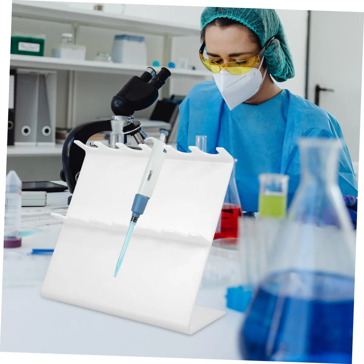 Soporte de Múltiples Agujeros Blanco de Pipetas de Laboratorio de Plástico Diseño para 6 Pipetas, Versátil y Montable en Pared para Banco de Laboratorio